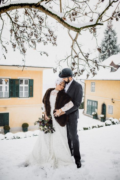 Winterhochzeit Braut Bräutigam